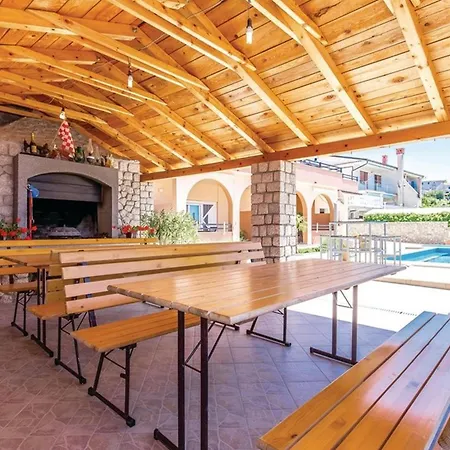 דירה Family-friendly With Swimming Pool - 22488